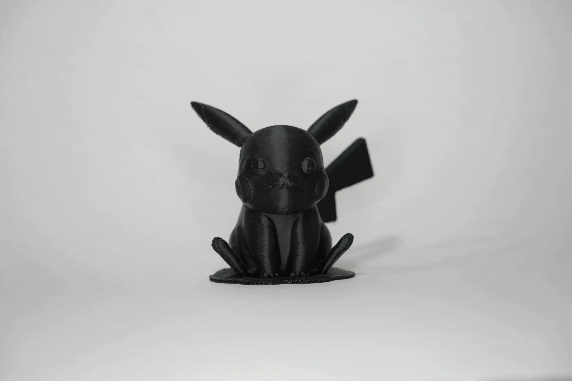 Black-Pikachu-GIF__anim-q75-1920w Shadow Pikachu – limited edition 3D sculpture by Lazarus, Madrid – detail view