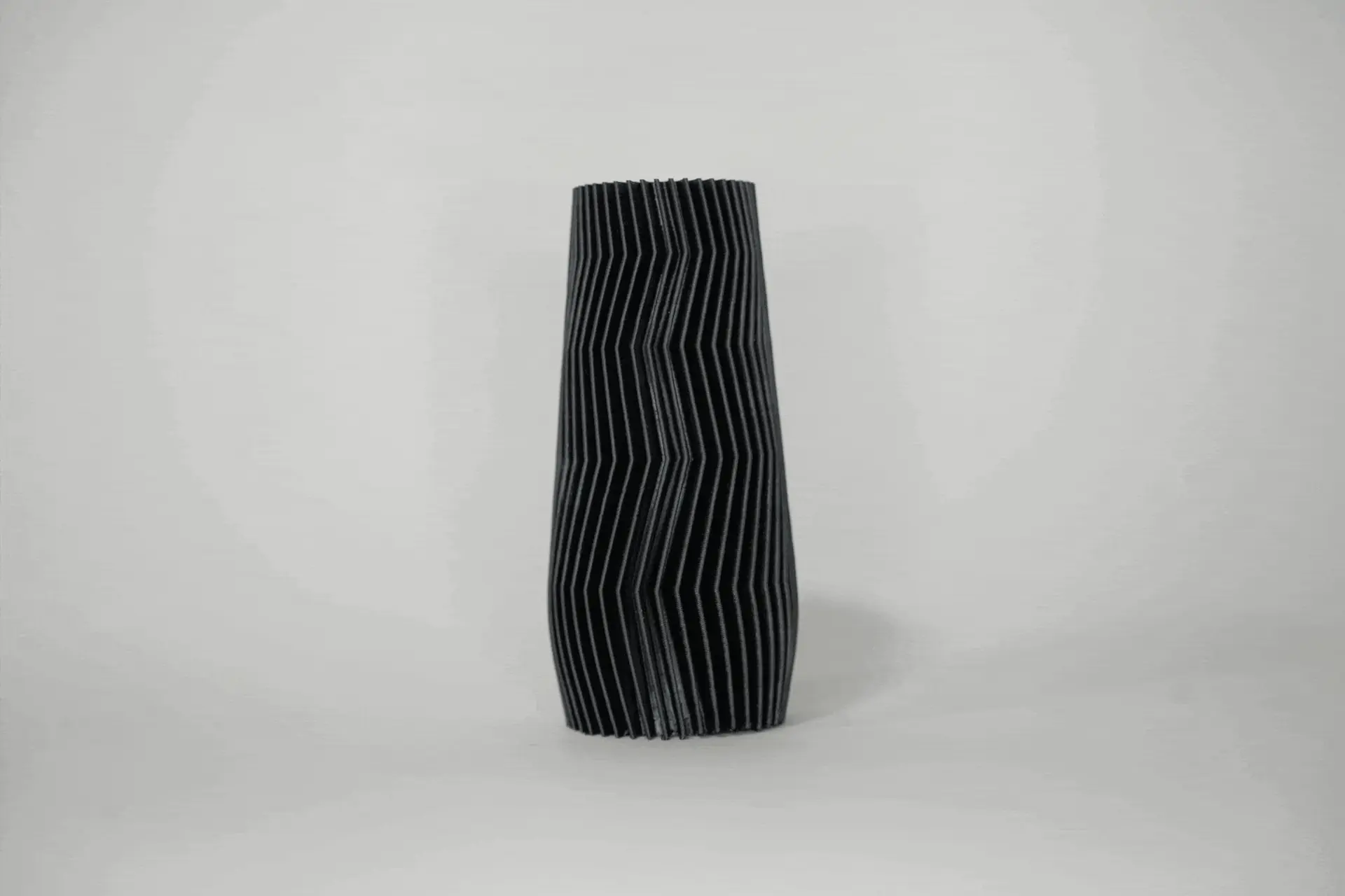 Cinetic-Vase-colors-GIF-1.gif Jarrones cinéticos – escultura 3D de edición limitada por Lazarus, Madrid